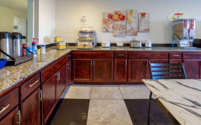 Super 8 by Wyndham Villa Rica