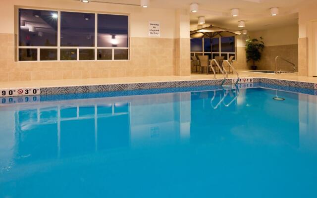 Holiday Inn Express New Liskeard