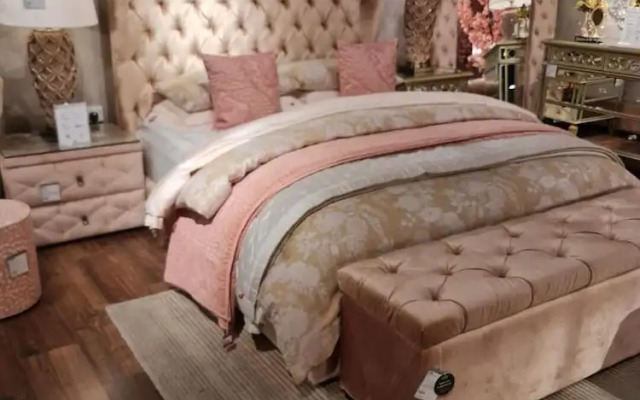 Pink Flowers Suites Women Only