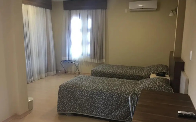 Hotel Klein Vllle Plus
