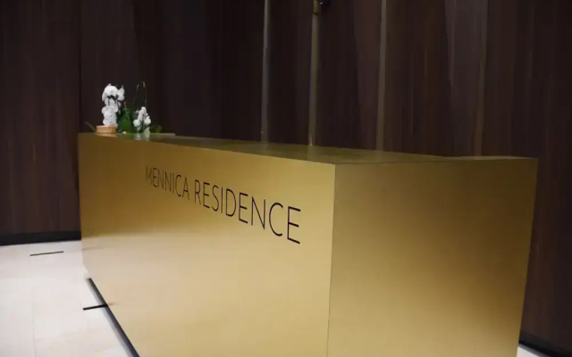 Mennica Amethyst by Renters Prestige