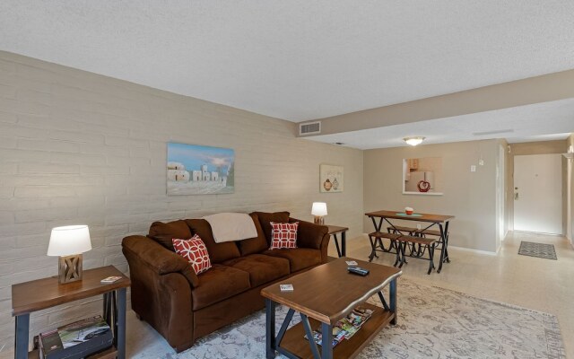 Sitting Pretty 2 BR by Casago