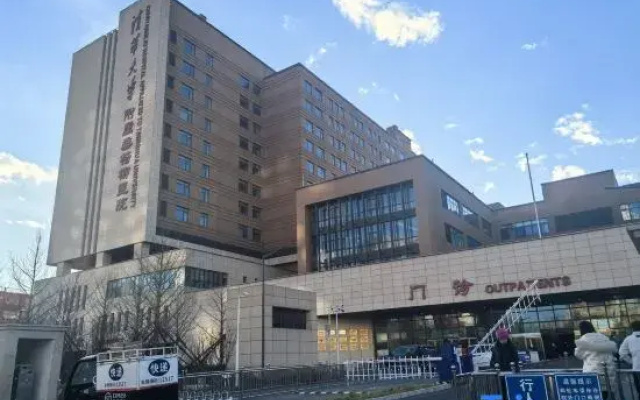 Hefeng Xinyi Hotel (Beijing Jinsong Guangqumenwai Subway Station Store)