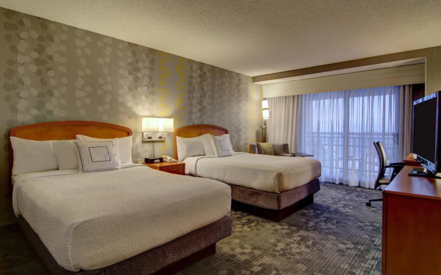 Courtyard by Marriott Tysons McLean