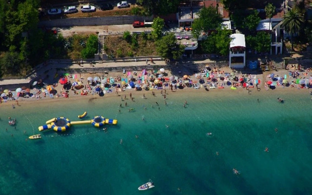 Boris - With Pool - A3