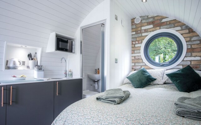 Woody's - 1 Bedroom Pod - Cold Inn