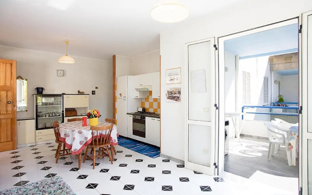 Ginestra apartment with pool in residence