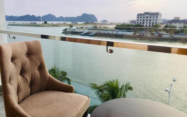 Golden Palm HaLong Hotel