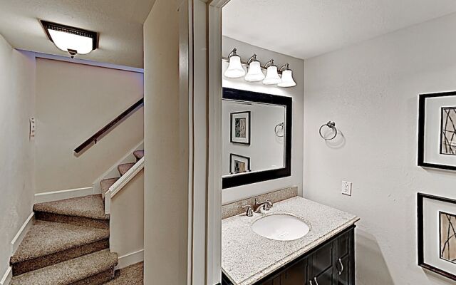 Charming & Warm Private 'in-Town' Home by RedAwning