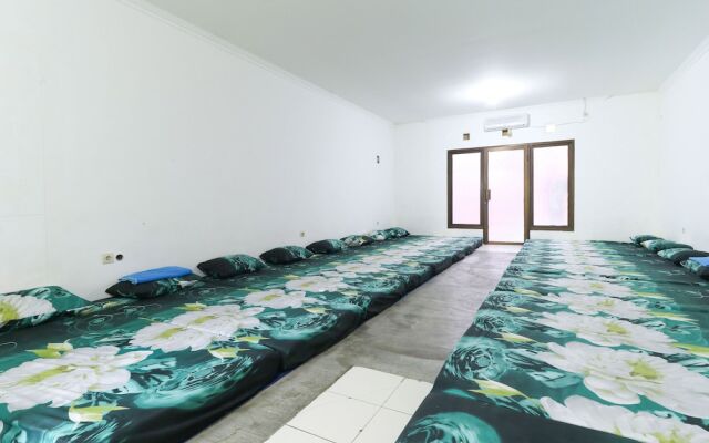 Deduwa Inn Transit