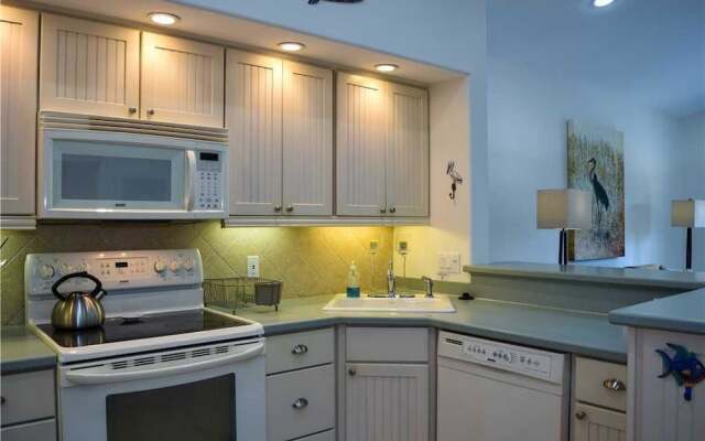 Lakeside Beach House by RedAwning