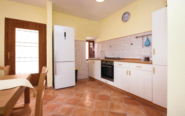 Amazing Home in Tribunj Sovlje With Wifi and 4 Bedrooms