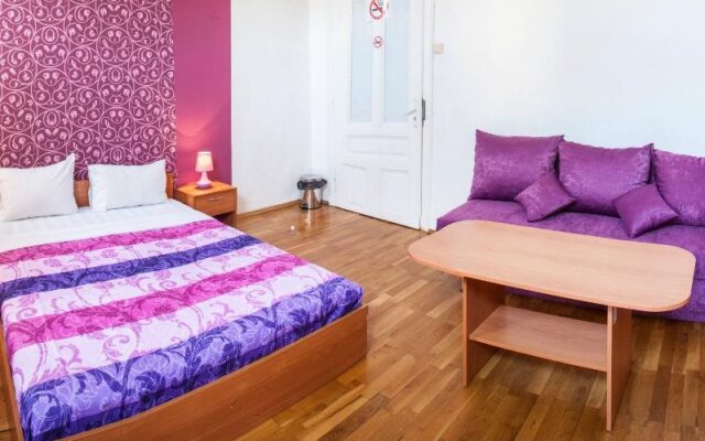 Ivani Hostel and B&B