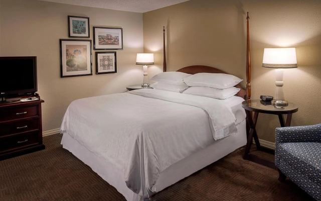 Sheraton Westport Chalet Hotel St. Louis