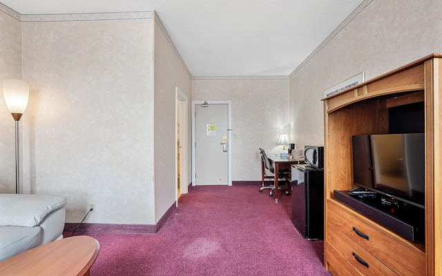 Royal Inn and Suites at Guelph