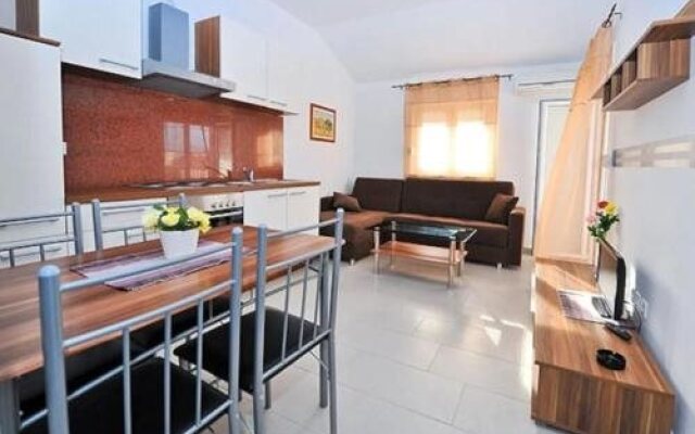 Moon Rocks Hostel