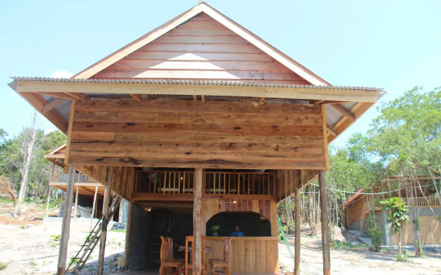 Romdoul Koh Rong Island Resort