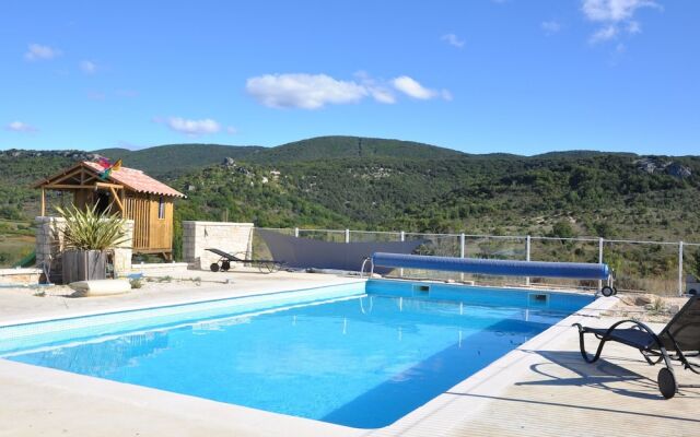 Lavish House in Ardeche With Shared Pool