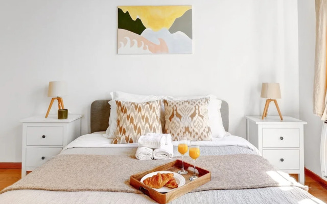 Charming 1BR Near Latin Quarter