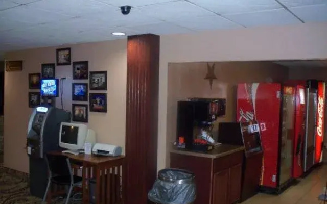 Gladstone Inn & Suites