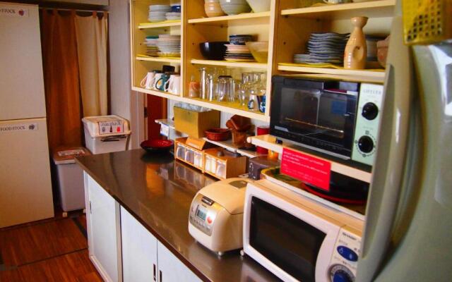 J-Hoppers Hiroshima Guesthouse - Hostel