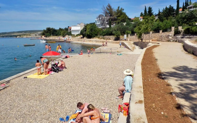 Apartments with a parking space Maslenica, Novigrad - 12636