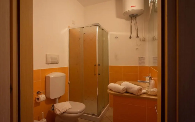 Delta Rooms