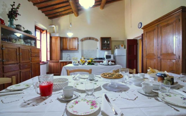 Private Villa With Wifi, Private Pool, TV, Veranda, Pets Allowed, Parking, Close to Cortona