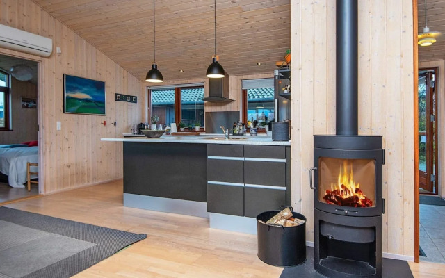 6 Person Holiday Home in Ronde-by Traum