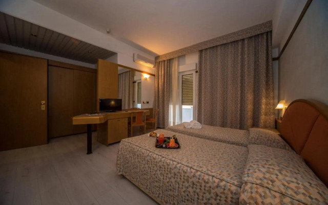 New Petit Hotel