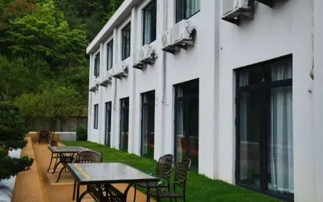 D‘Happy Farm House