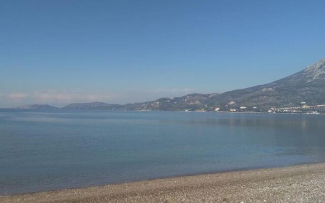 IRIDA 2Br Apartment with amazing sea view.