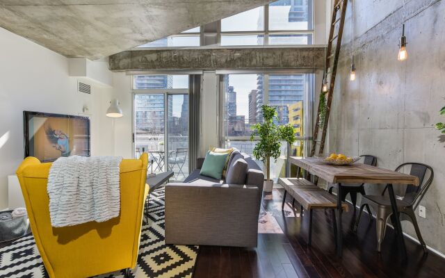 QuickStay - Sunlit Luxury Loft on King West