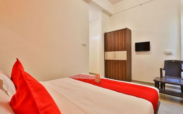 OYO Flagship 13124 Hotel Pyramid