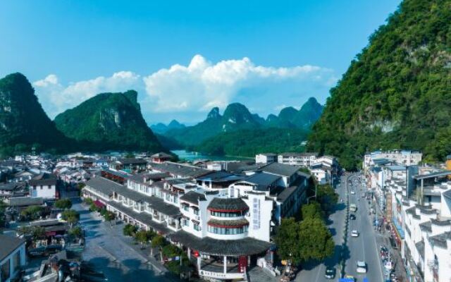 Regency Holiday Hotel