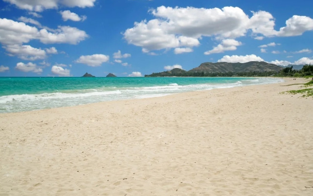 Kailua Beachside 4 Bedroom Home by RedAwning