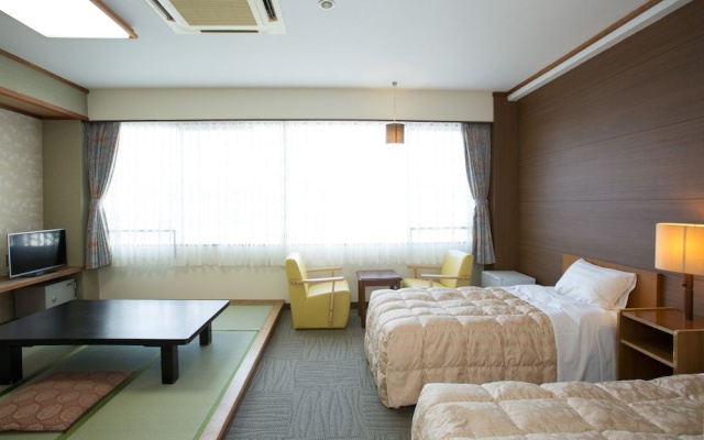Ikaho Grand Hotel – Guest Rooms – Shibukawa