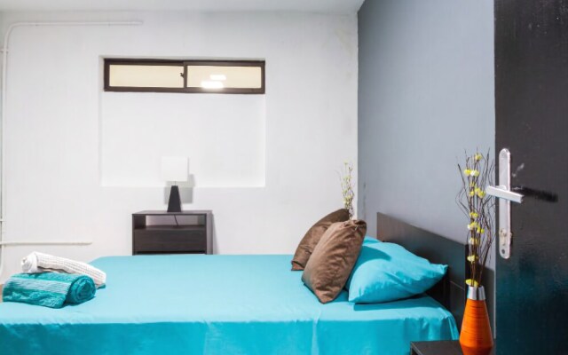 Lleras 6 BR Apartment