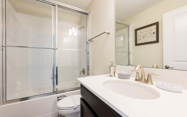 Private Pool Modern Elegance Ideal Locale