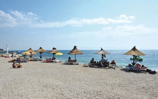 Spacious Apt. With Magnificent sea View & Balcony