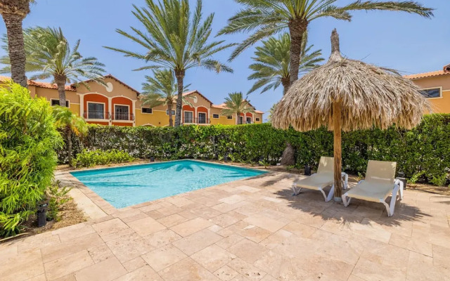 Upscale Gated Community Oasis Close to the Beach