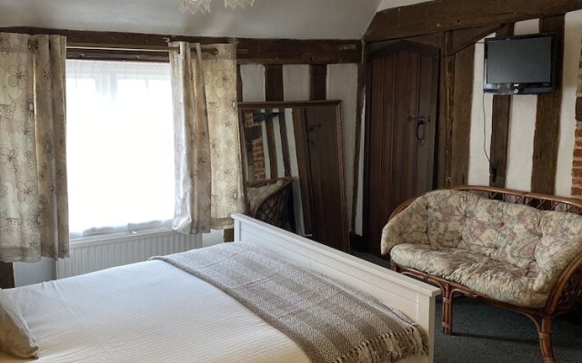Captivating 1-bed Apartment in Newmarket
