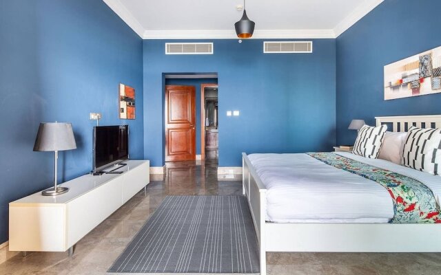 Luxury 2BR Apt Beach Club Full Sea View