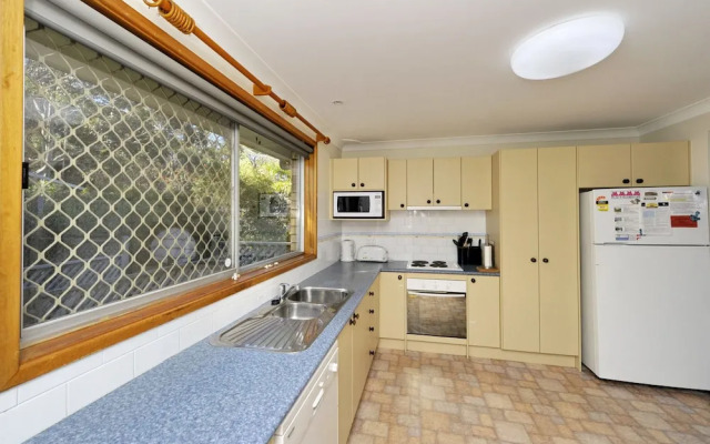 Pet Friendly Lentara St 10 - Fingal Bay