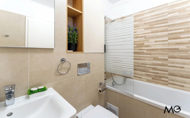 MoHost Sabina - Luxury with Balcony