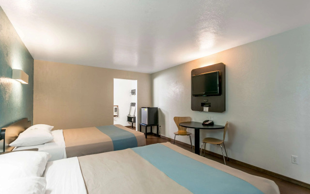 Motel 6-Missoula, MT - University