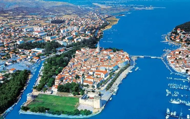 Apartments Croatino