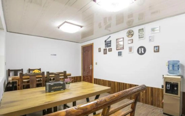 Changbai Dajun Hotel
