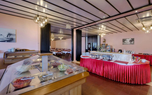 Hotel Issa