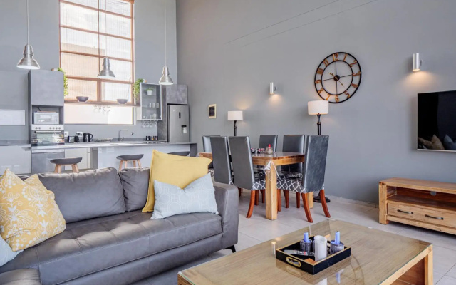 516 Point Bay - Super Stylish for Less